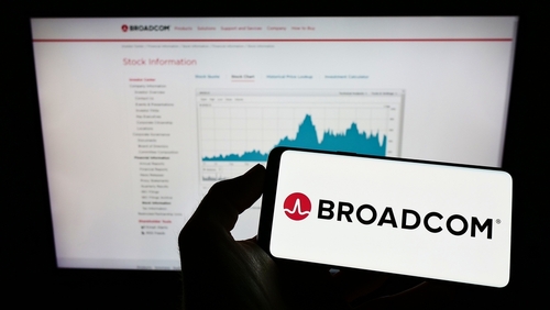 Broadcom’s Strong AI Growth Prospects and Strategic Positioning Earns ‘Buy’ Rating